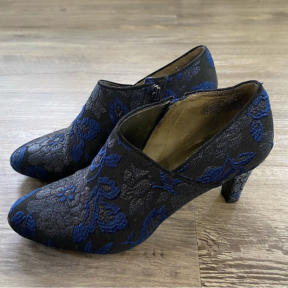 Bandolino black and blue embroidered floral brocade ankle boots: US 8